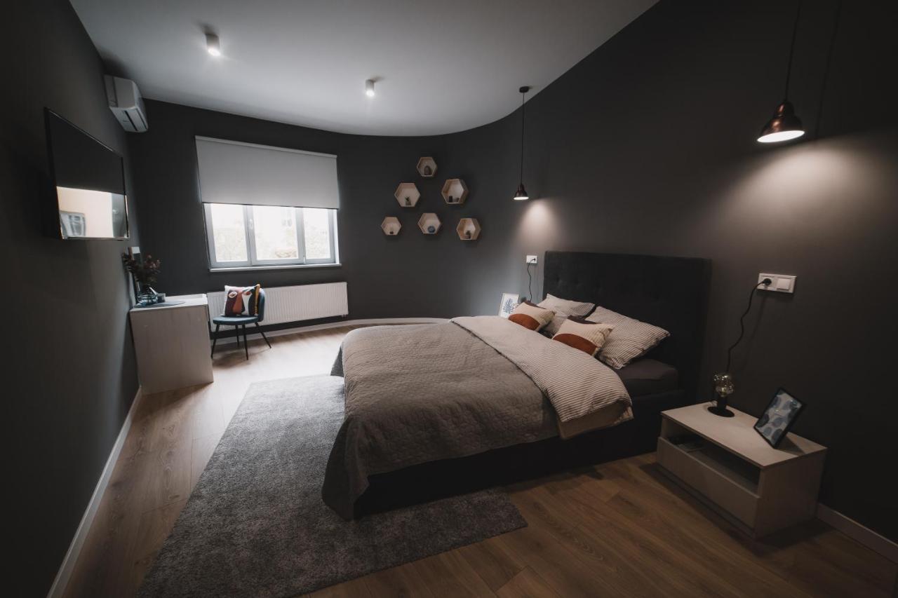לבוב Apart-Hotel Kostjukowski Apartments Nizhynska 17 מראה חיצוני תמונה