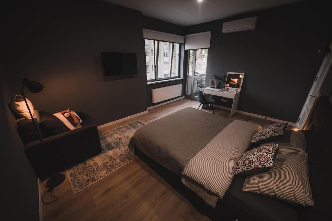 לבוב Apart-Hotel Kostjukowski Apartments Nizhynska 17 מראה חיצוני תמונה