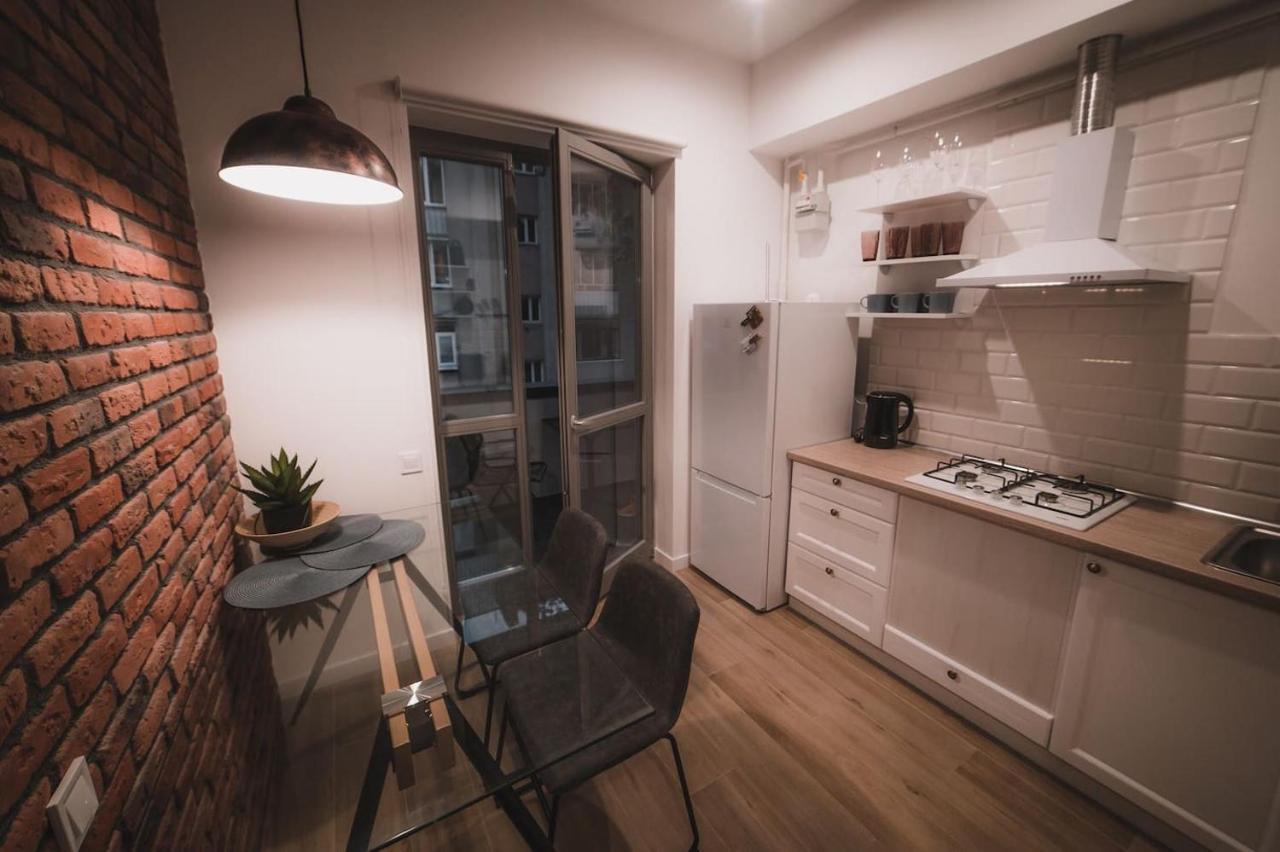 לבוב Apart-Hotel Kostjukowski Apartments Nizhynska 17 מראה חיצוני תמונה