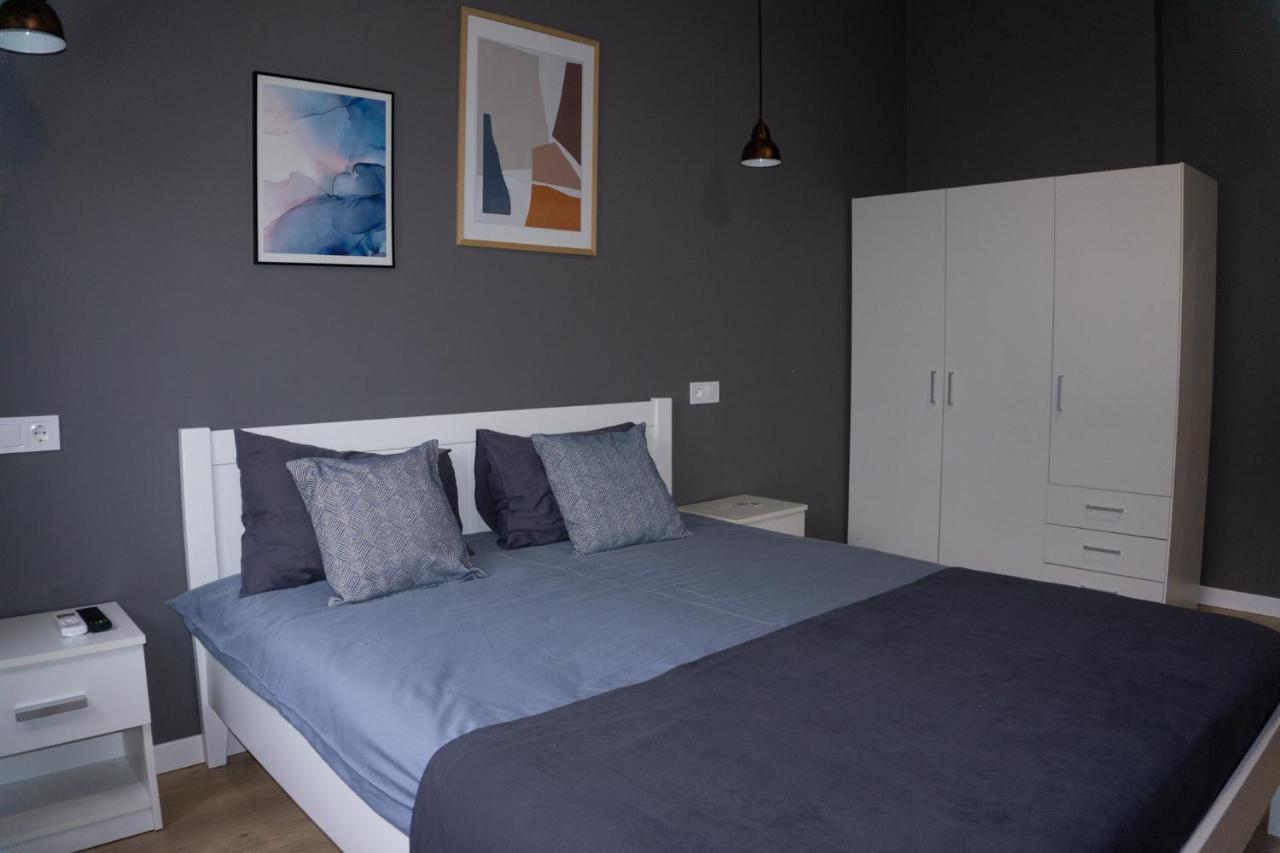 לבוב Apart-Hotel Kostjukowski Apartments Nizhynska 17 מראה חיצוני תמונה